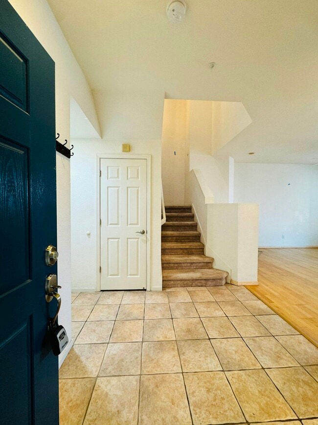 Building Photo - 10739 Dulsie Ln