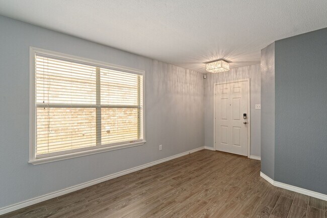 Foto del edificio - 4908 Meadow Trails Dr