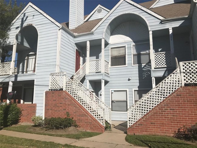 Building Photo - 14550 Fonmeadow Dr