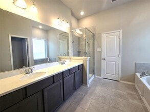 Building Photo - 8711 Fox Trail Dr