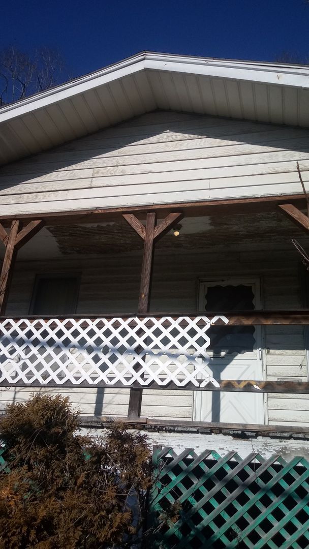 Building Photo - 2/1 Single family home!