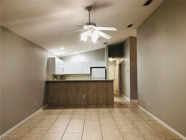 Building Photo - 1013 SE 12th Terrace