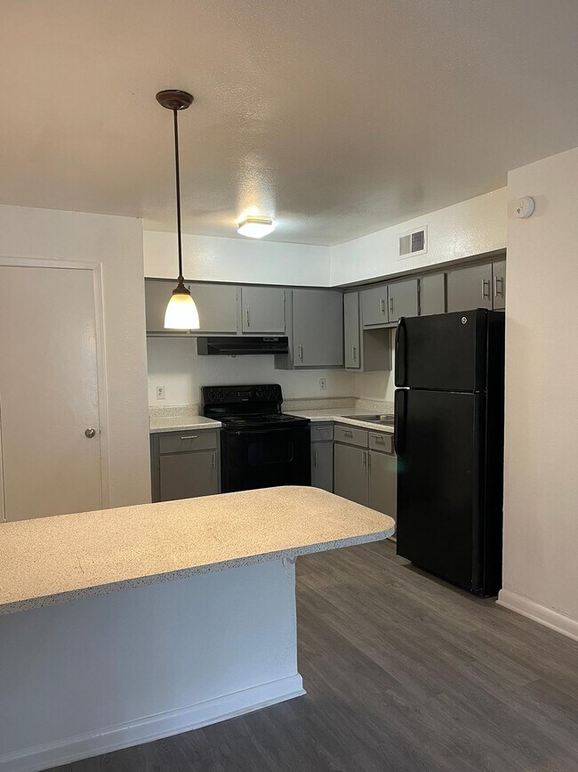 Cocina - 2002 N Wayside Dr