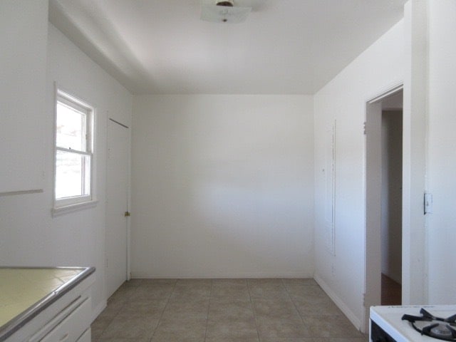 Foto del edificio - 1410 N Kenmore Ave