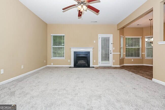 Building Photo - 6490 Grey Fox Way