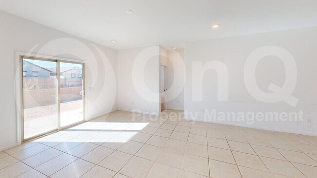 Foto del edificio - 10457 Vandever Dr