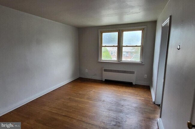 Building Photo - 880 Windermere Ave