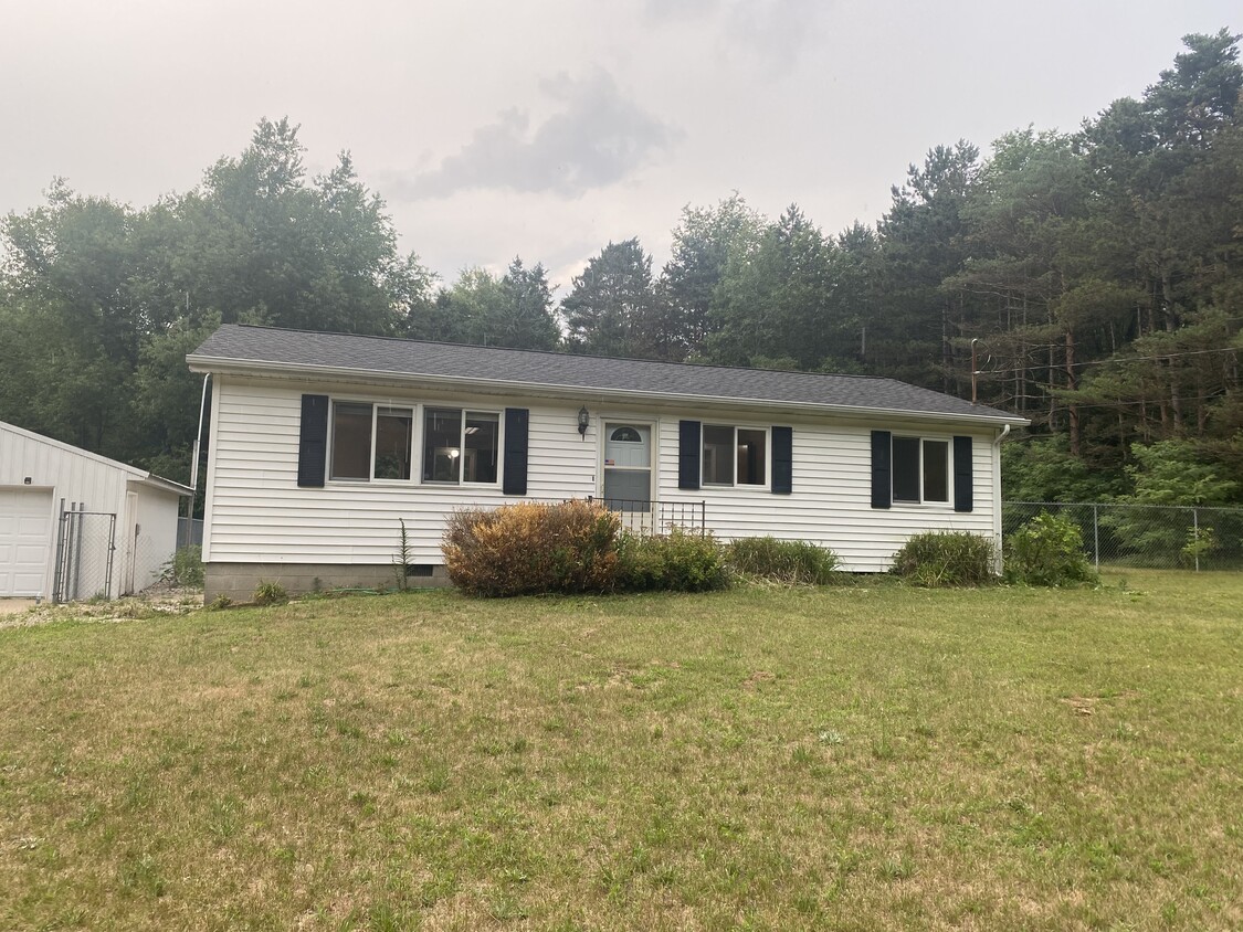 Primary Photo - 3501 15 Mile Rd NE