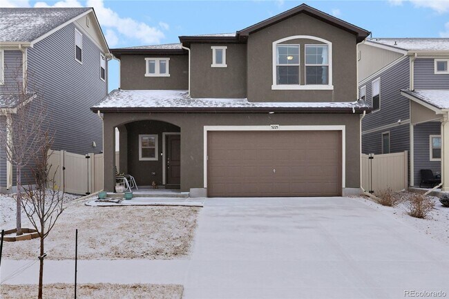 Building Photo - Beautiful 4 Bedroom Home in First Creek Av...