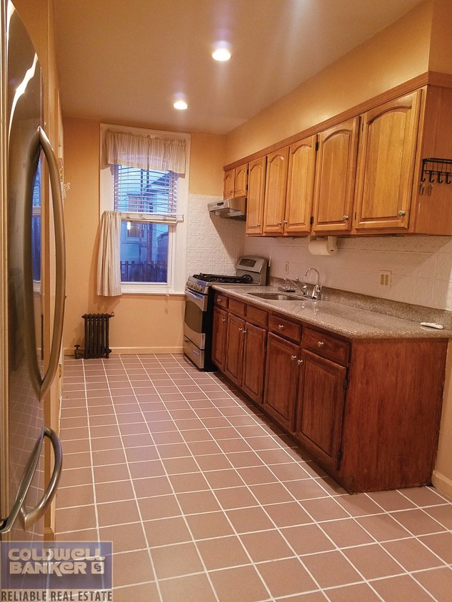 Kitchen - 91 Bay Ridge Ave