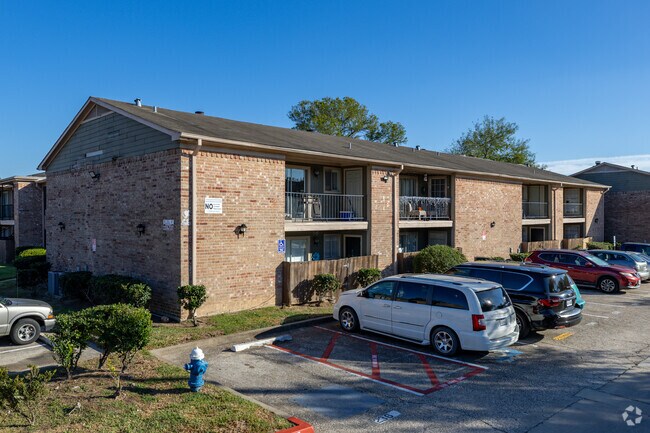 Foto del edificio - 8950 Glencrest