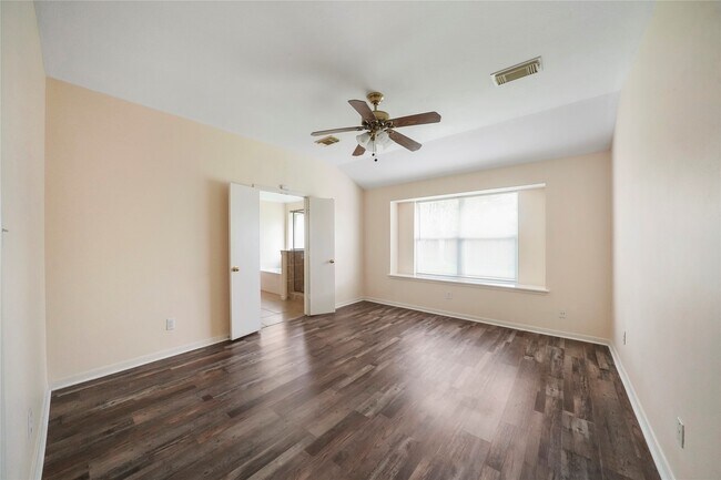 Building Photo - 20410 Pomegranate Ln