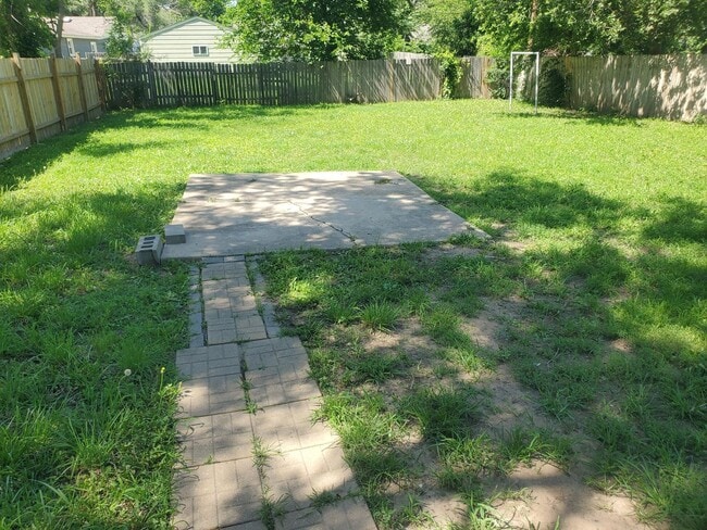 Building Photo - Remodeled Home Just N of Haysville  a few ...