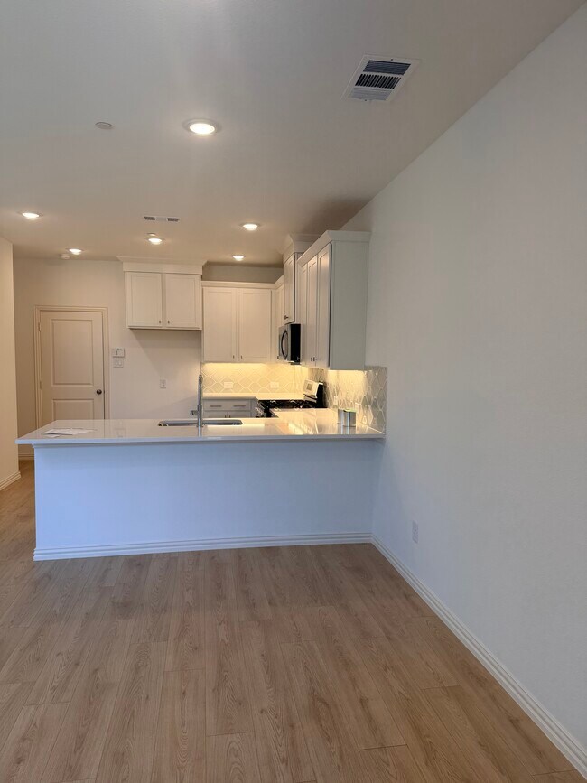 Foto del edificio - 7328 Grant Ave