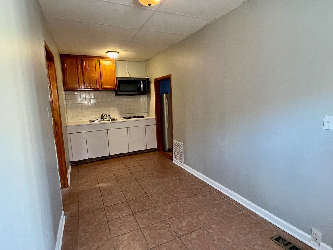 Primary Photo - 3043 S Archer Ave