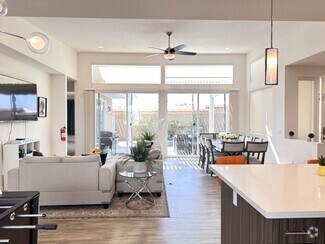 Building Photo - 13938 Avenida La Vis