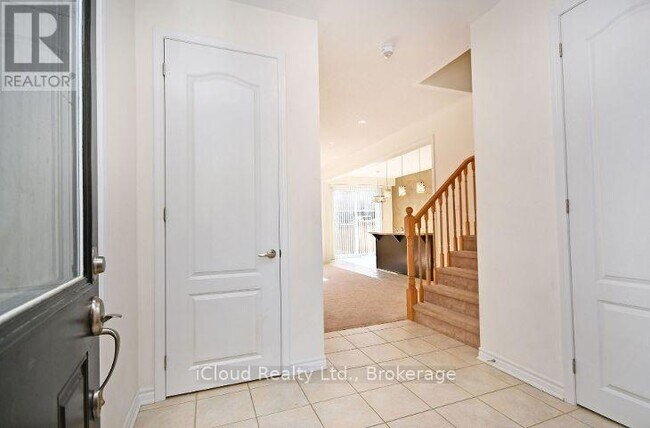 Building Photo - 16 Stedford Cres