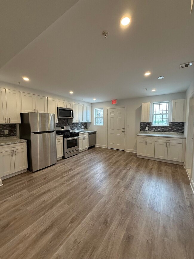 Building Photo - 4915 Bergenline Ave