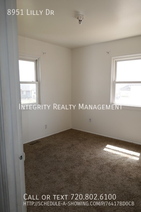 Foto del edificio - 8951 Lilly Dr