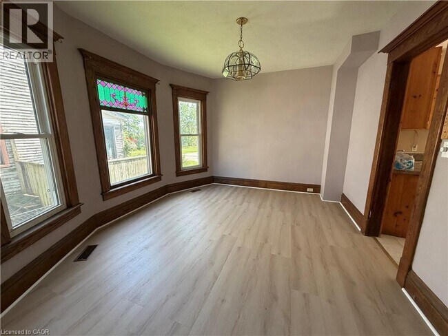 Photo du bâtiment - 4712 Cookman Crescent