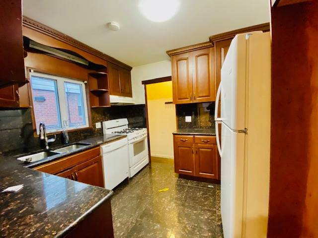 Foto del edificio - 147-56 69th Rd