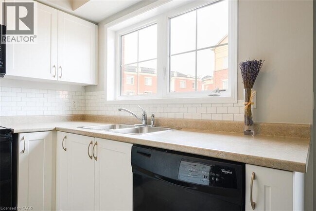 Photo du bâtiment - 31 Hays Blvd