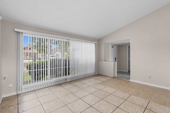 Foto del edificio - 6926 Finch St