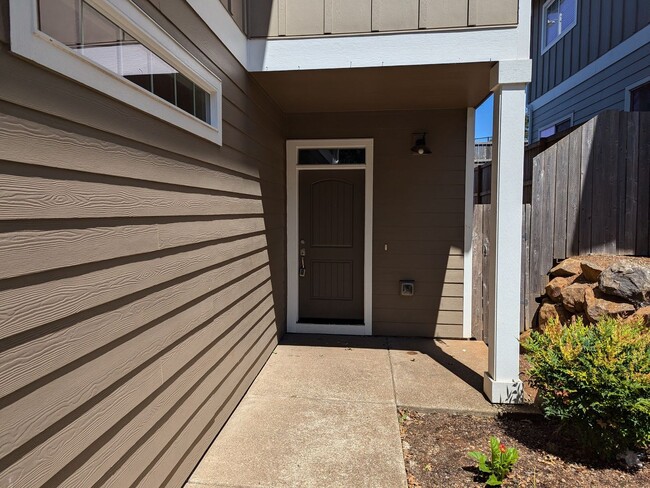 Building Photo - BIGFIR1069-1071