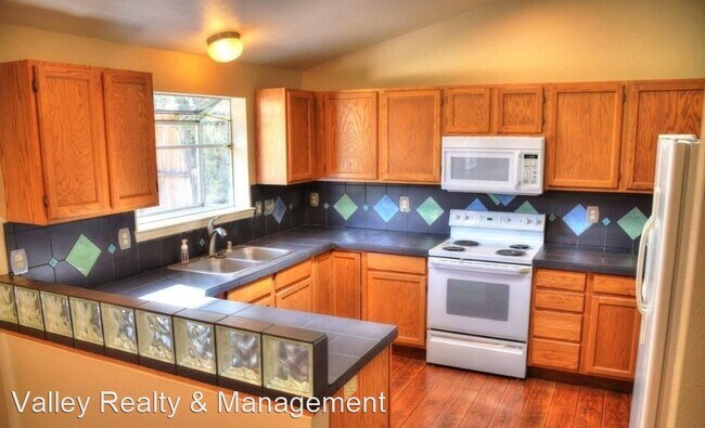 Building Photo - 3 br, 2 bath House - 996 Haystack Drive