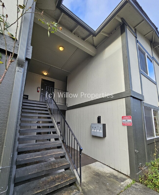 Building Photo - 767 S 40th St