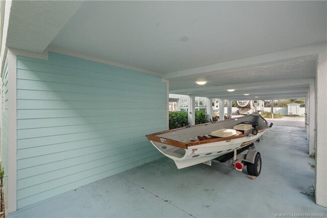 Building Photo - 257 NE Coastal Dr