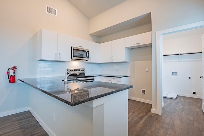 Building Photo - GORGEOUS 2 BEDROOM 2 BATH FOUR PLEX LOCATED IN MIDLOTHIAN ISD!