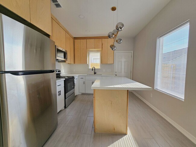 Foto del edificio - 1019 N Woodson Ave