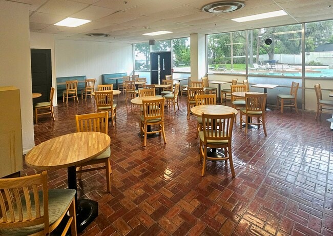 Cafetería - Riverton Tower Senior Center