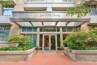 Building Photo - 811 4th St NW