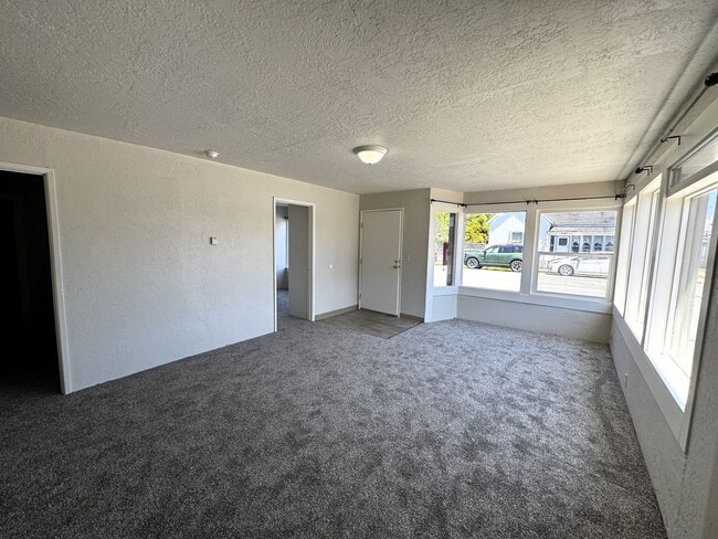 Building Photo - 840 10th St
