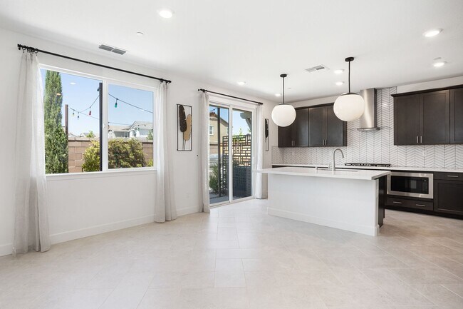 Foto del edificio - Gorgeous Home to Rent in Folsom!