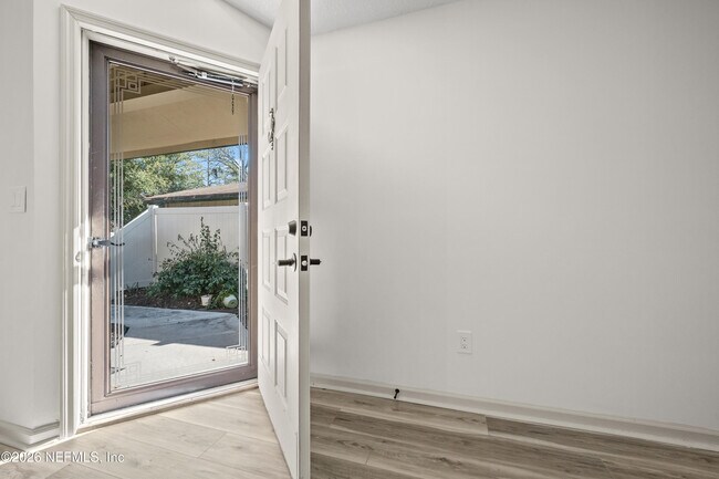 Building Photo - 9350 Arbolita Way