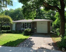 Building Photo - 482 Maple Ave
