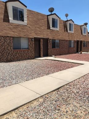 Primary Photo - Great 2 Story 2 Bedroom 1.5 Bath Apartment