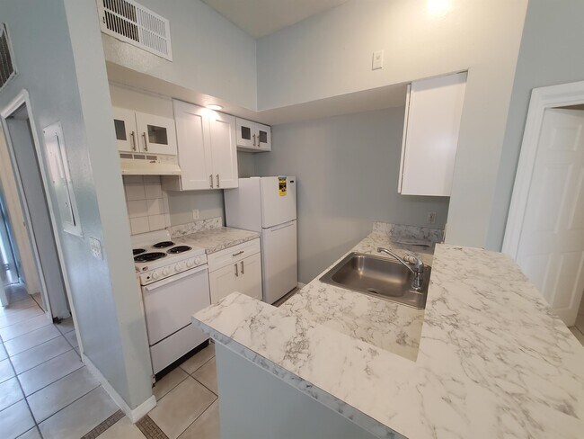Foto del edificio - 2545 Old Vineland Rd