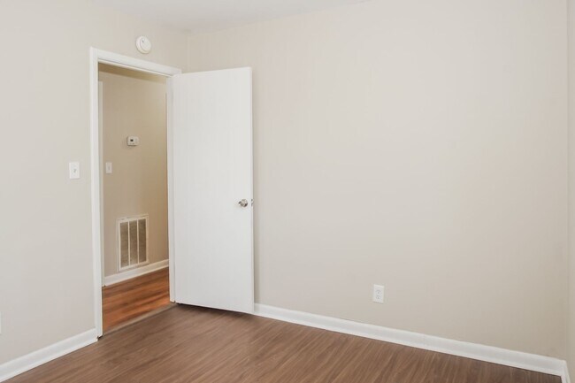 Foto del edificio - 4209 Tee Jay Dr NW