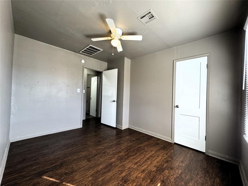 Foto del edificio - 717 NE 34th Terrace