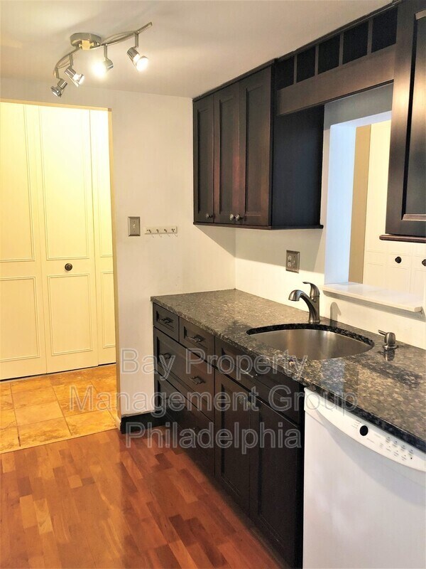 Building Photo - 448 Drummers Ln