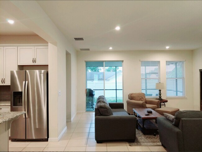 Building Photo - 2500 Avian Loop