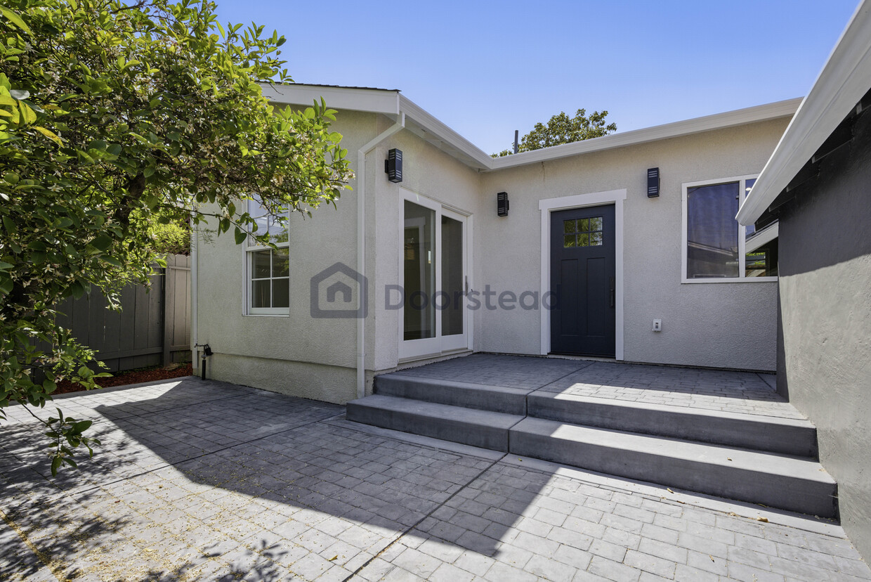 Foto principal - 3012 Pacheco Blvd