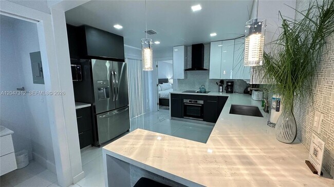 Foto del edificio - 4288 SW 9th St