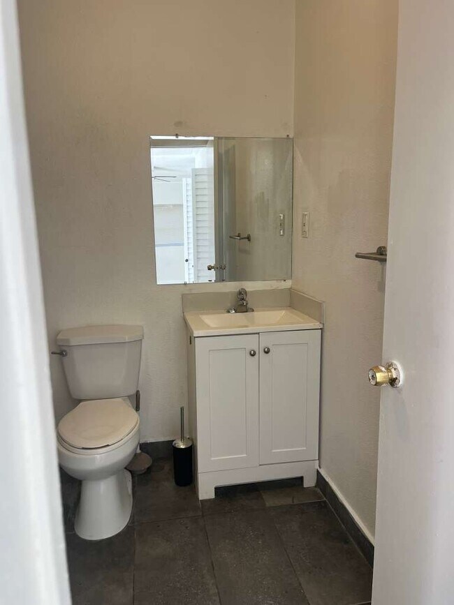 Foto del edificio - 1219 NW 40th St