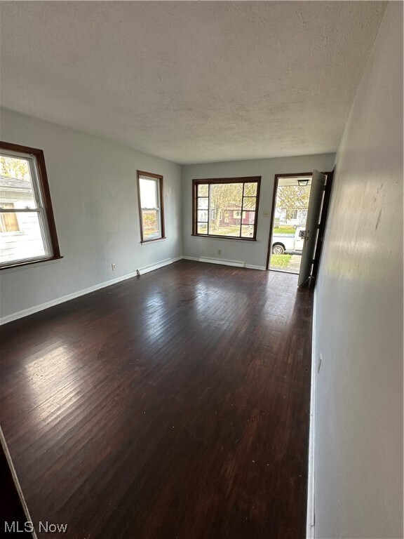 Foto del edificio - 1108 Winton Ave