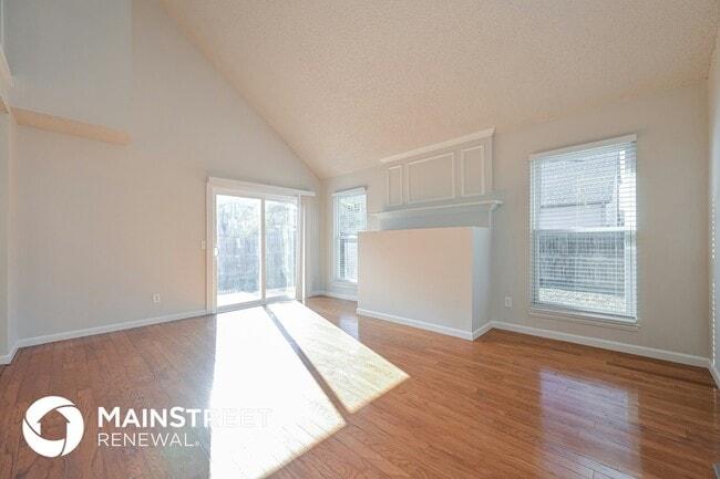 Building Photo - 9844 Fairwood St